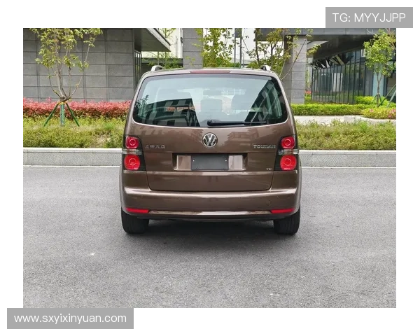 1.上海大众途安1.4TSI--试驾评测